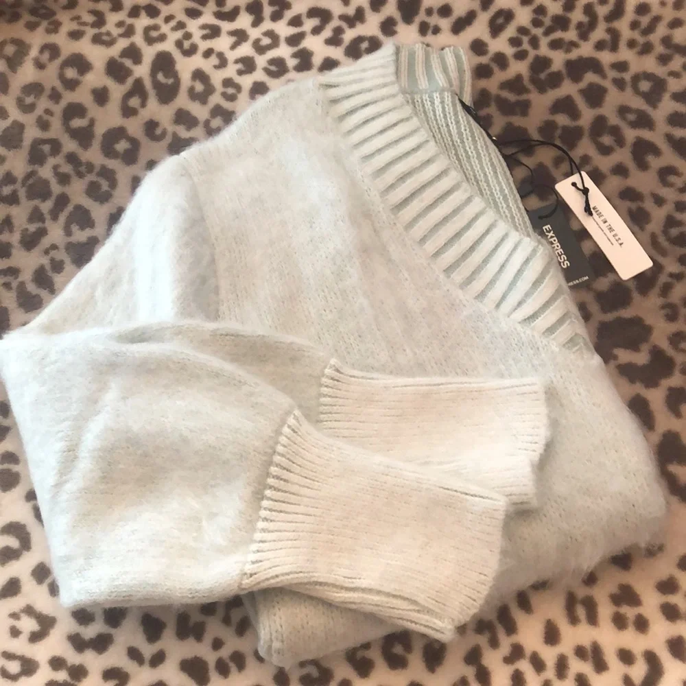 Express Fuzzy V-Neck Sweater Blue Green Size XS Women’s